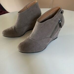 Chinese Laundry wedge